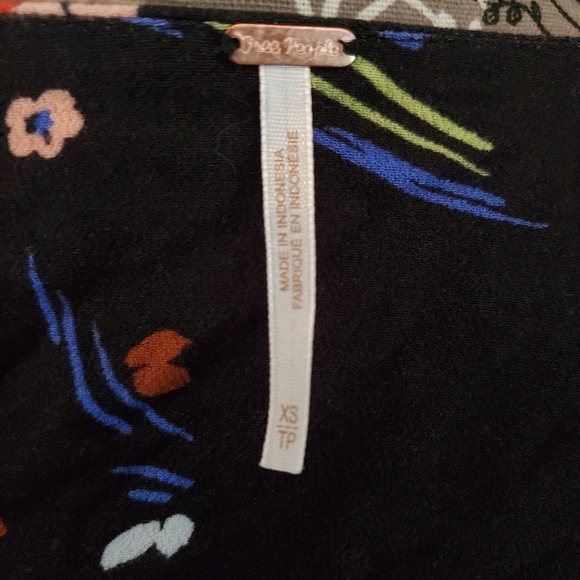 Free People black floral and star wrap top - Picture 6 of 6